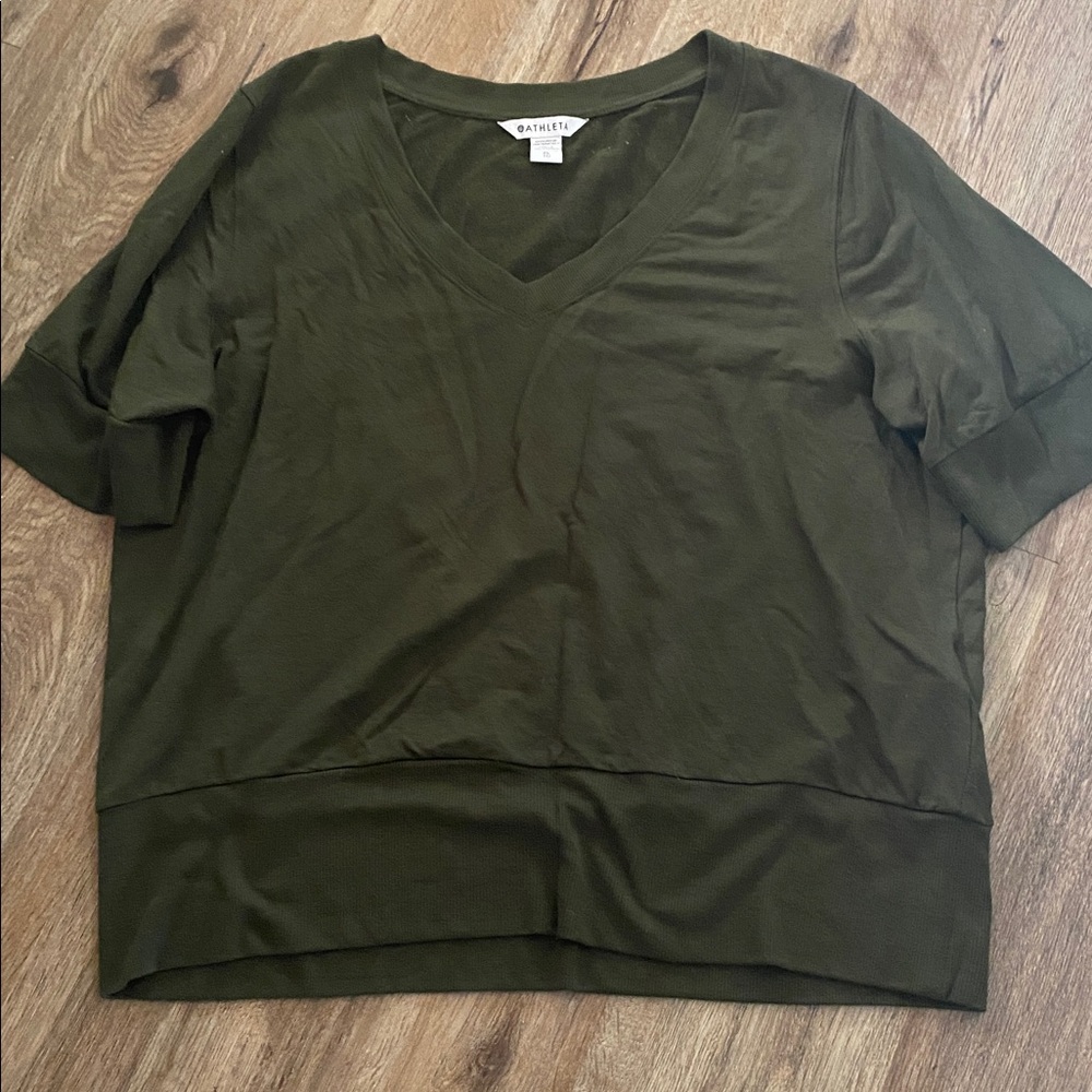 Athleta retreat v-neck sweatshirt short sleeve top shirt XL green